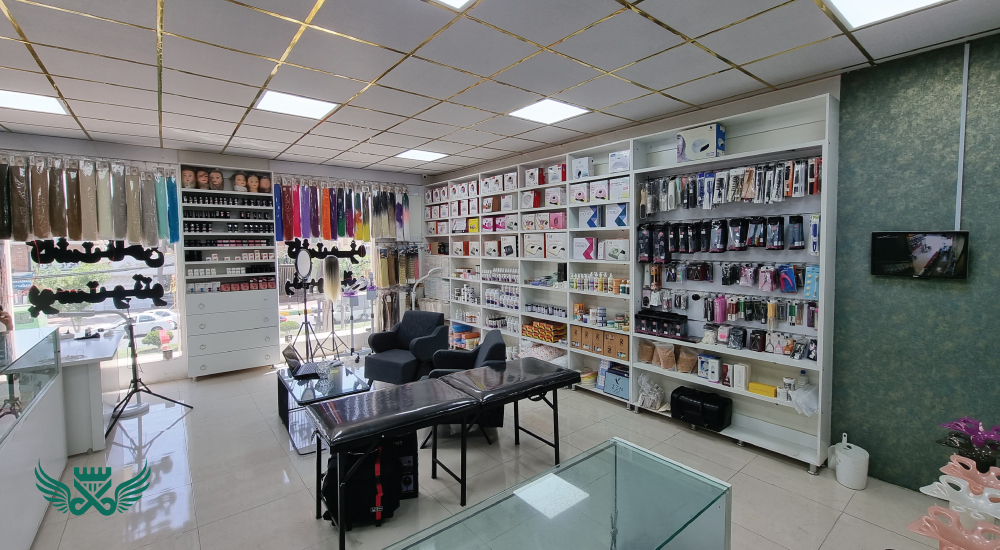 محیط فروشگاه - درباره دکتر آرایشگر