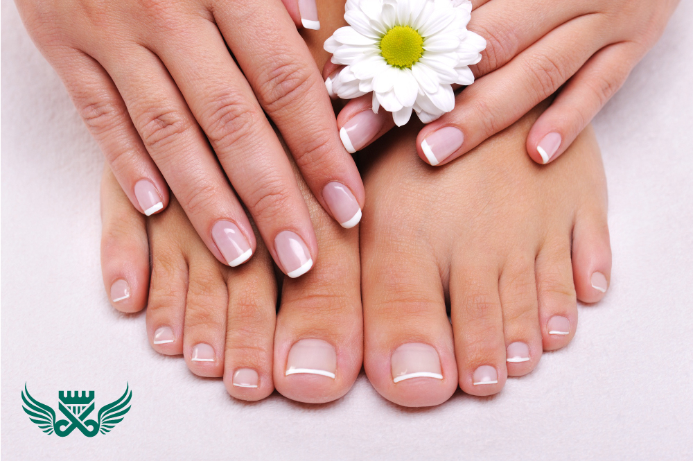 skincare beauty female feet with camomile s flower -  آموزش پدیکور ناخن
